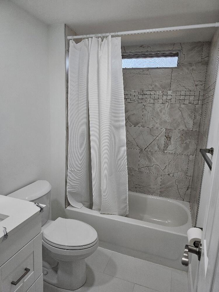 PINELAKE VILLAGE LEASEHOLD ESTATE - Residential