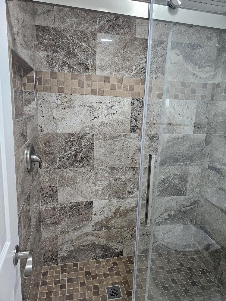 PINELAKE VILLAGE LEASEHOLD ESTATE - Residential