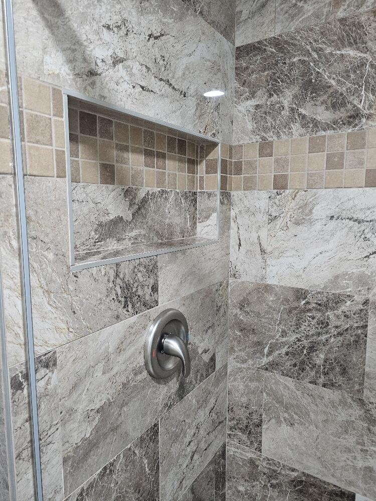 PINELAKE VILLAGE LEASEHOLD ESTATE - Residential