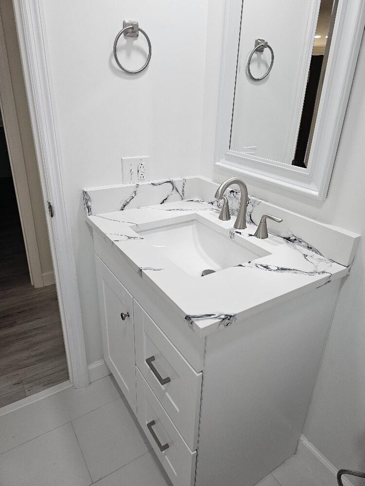 PINELAKE VILLAGE LEASEHOLD ESTATE - Residential