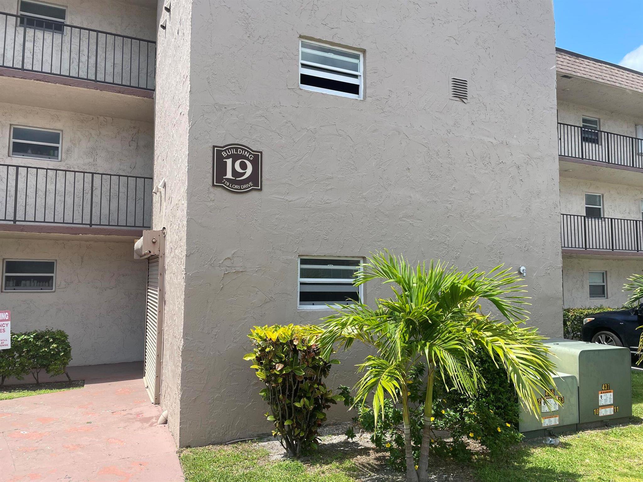 719 Lori Drive 114
