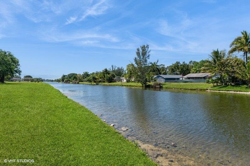 VILLAGE WALK - Residential
