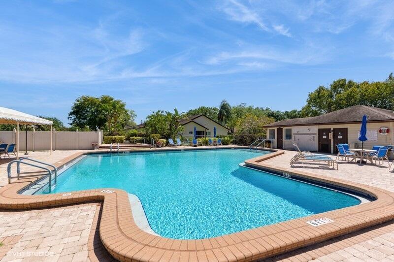 VILLAGE WALK - Residential