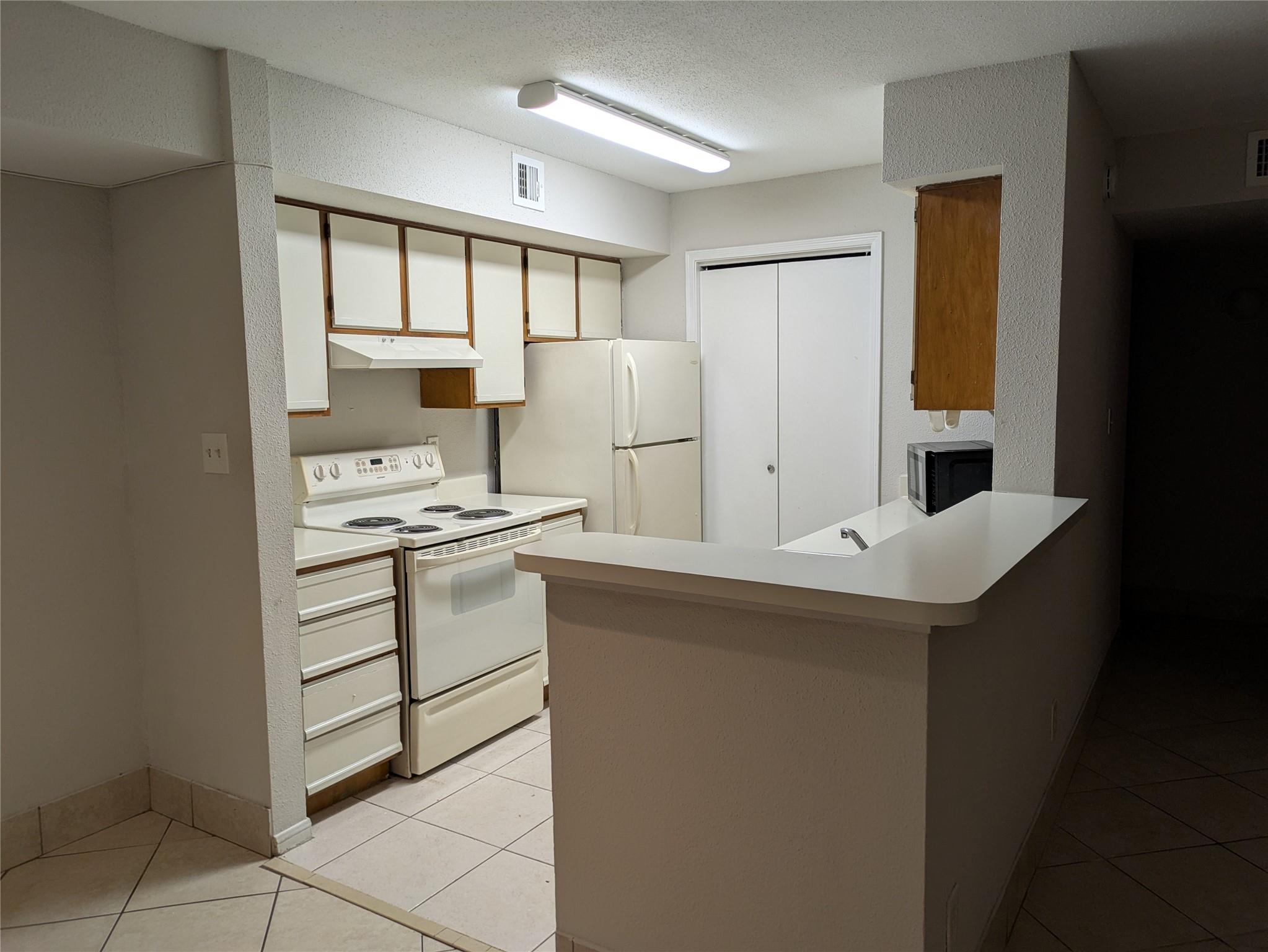 SAVANNAH @ RIVERSIDE - Residential Lease