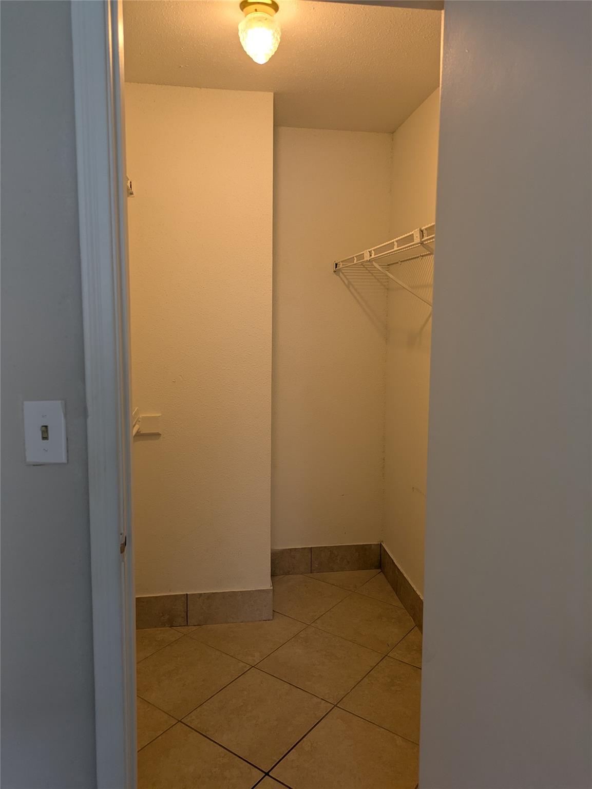 SAVANNAH @ RIVERSIDE - Residential Lease