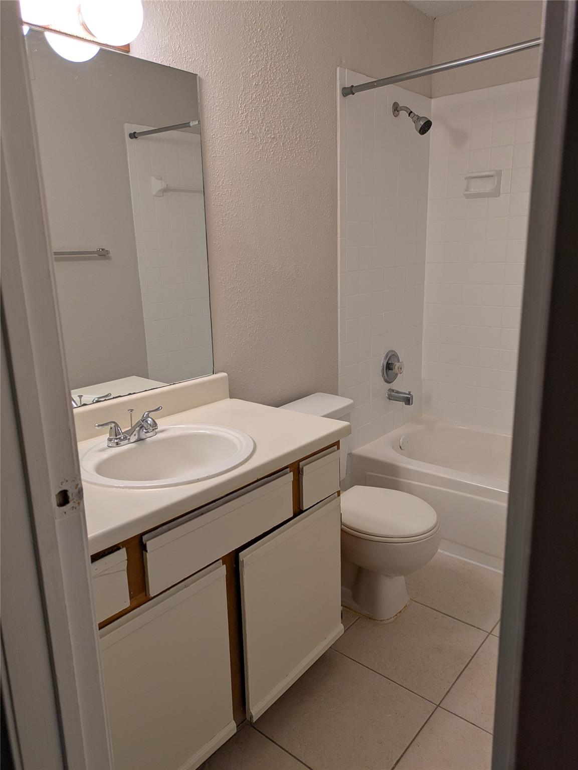 SAVANNAH @ RIVERSIDE - Residential Lease