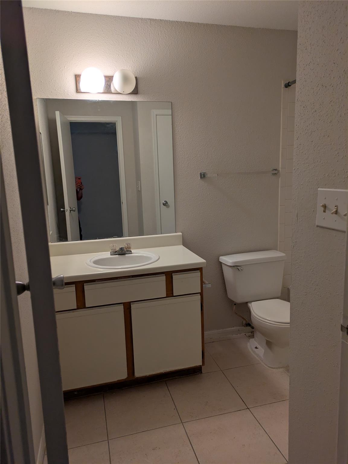 SAVANNAH @ RIVERSIDE - Residential Lease