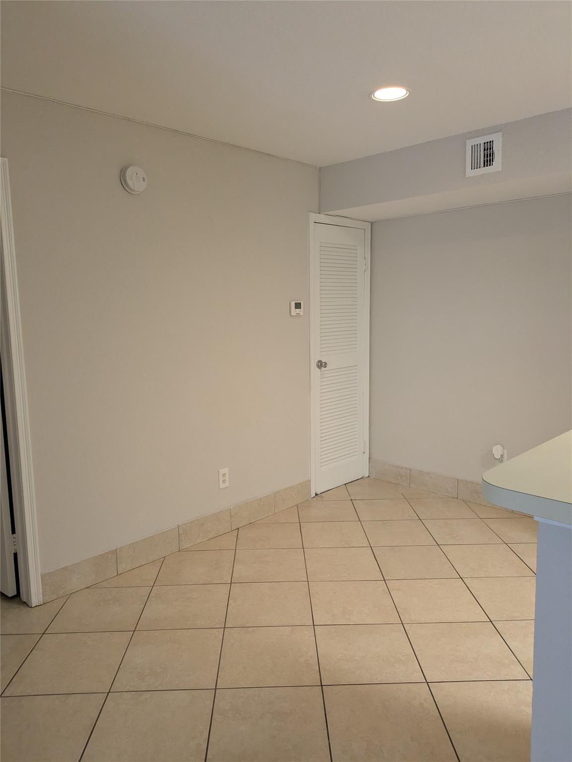 SAVANNAH @ RIVERSIDE - Residential Lease