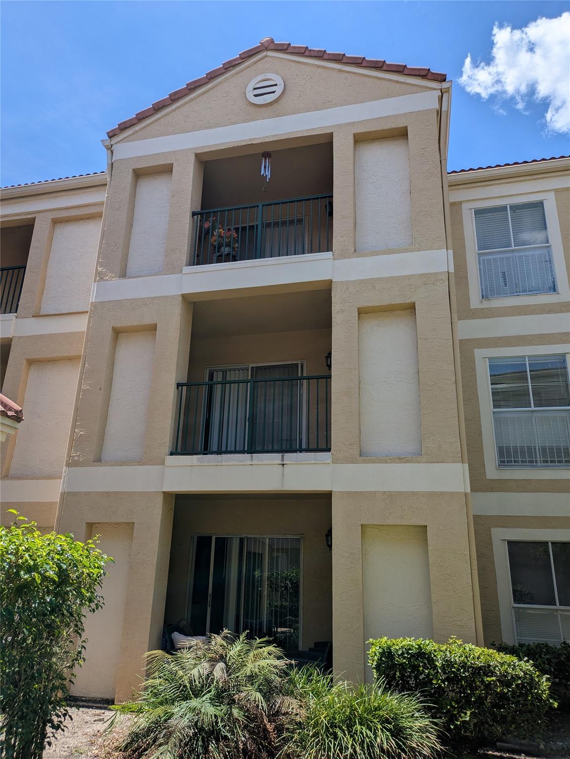 SAVANNAH @ RIVERSIDE - Residential Lease