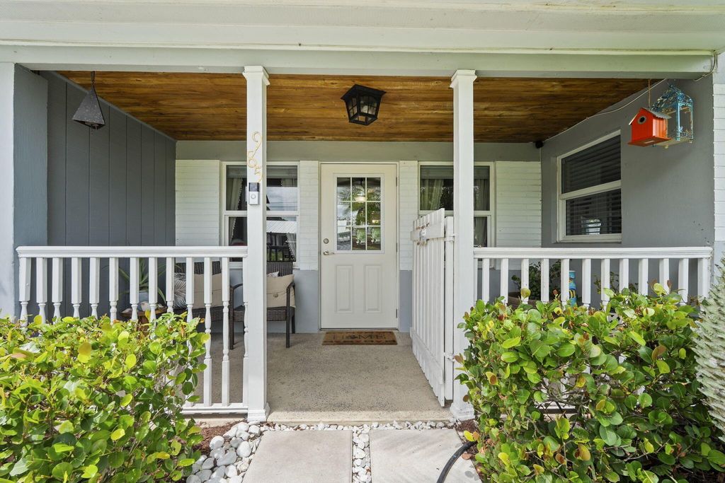 Photo of 985 SW 29th Terrace, Palm City, FL 34990 (MLS # R11121729)