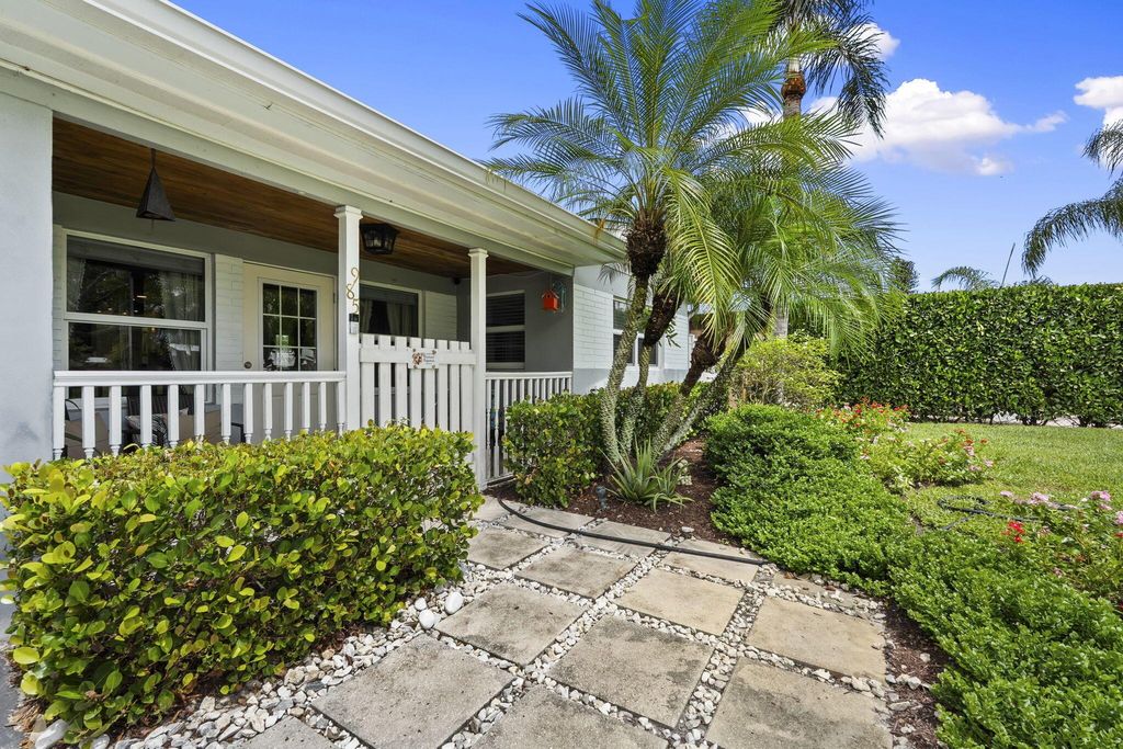 Photo of 985 SW 29th Terrace, Palm City, FL 34990 (MLS # R11121729)