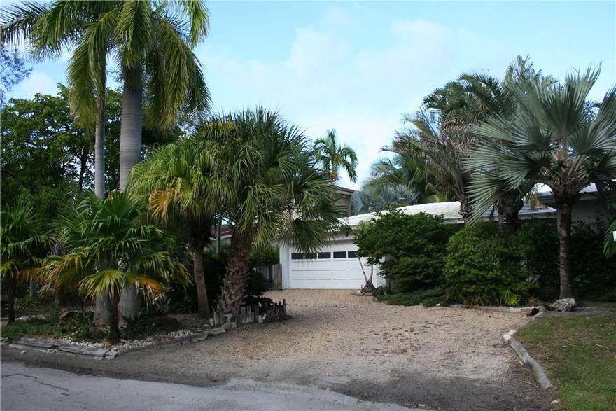 Terrific 75X125 Lot!  House could be remodeled would need extensive work.  House is original. 3 Bedroom 2 Bathroom house.