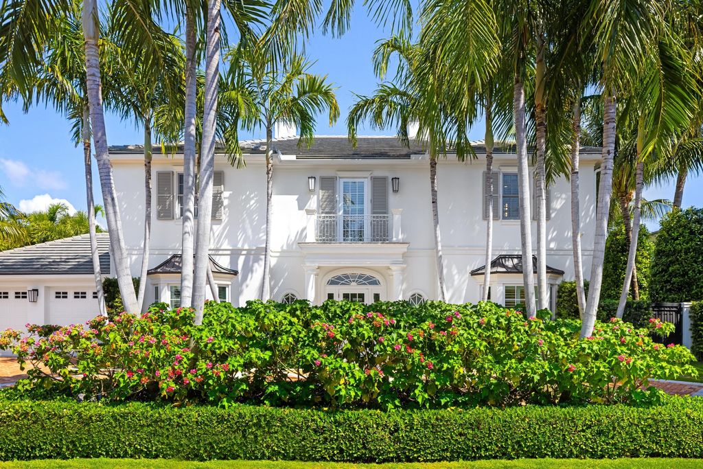 Photo of 211 Ocean Terrace, Palm Beach, FL 33480 (MLS # B26009263)