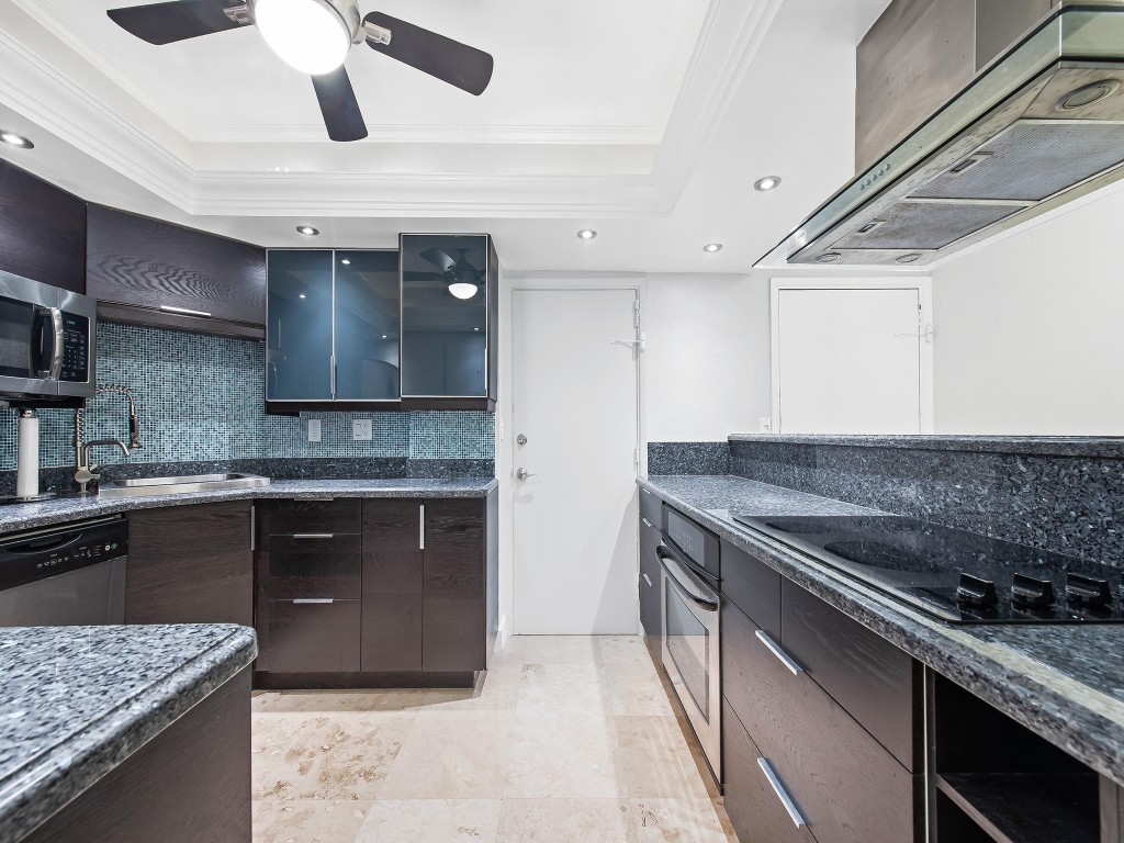 Coral Ridge Towers - Residential