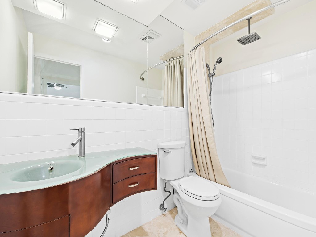 Coral Ridge Towers - Residential