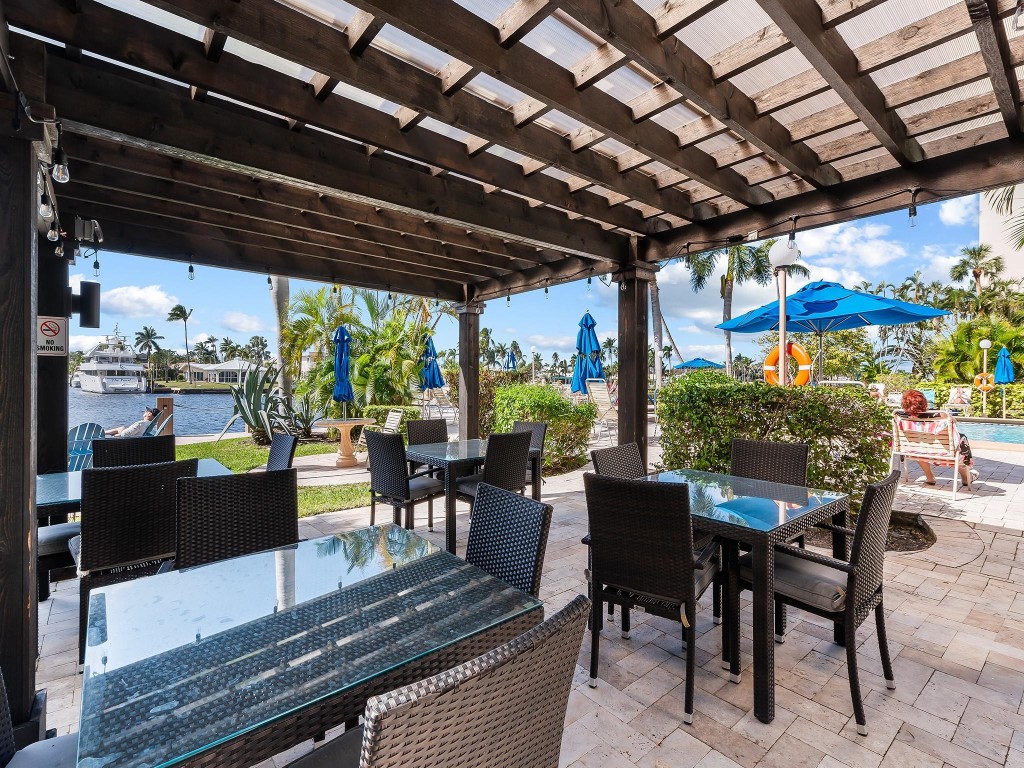 Coral Ridge Towers - Residential