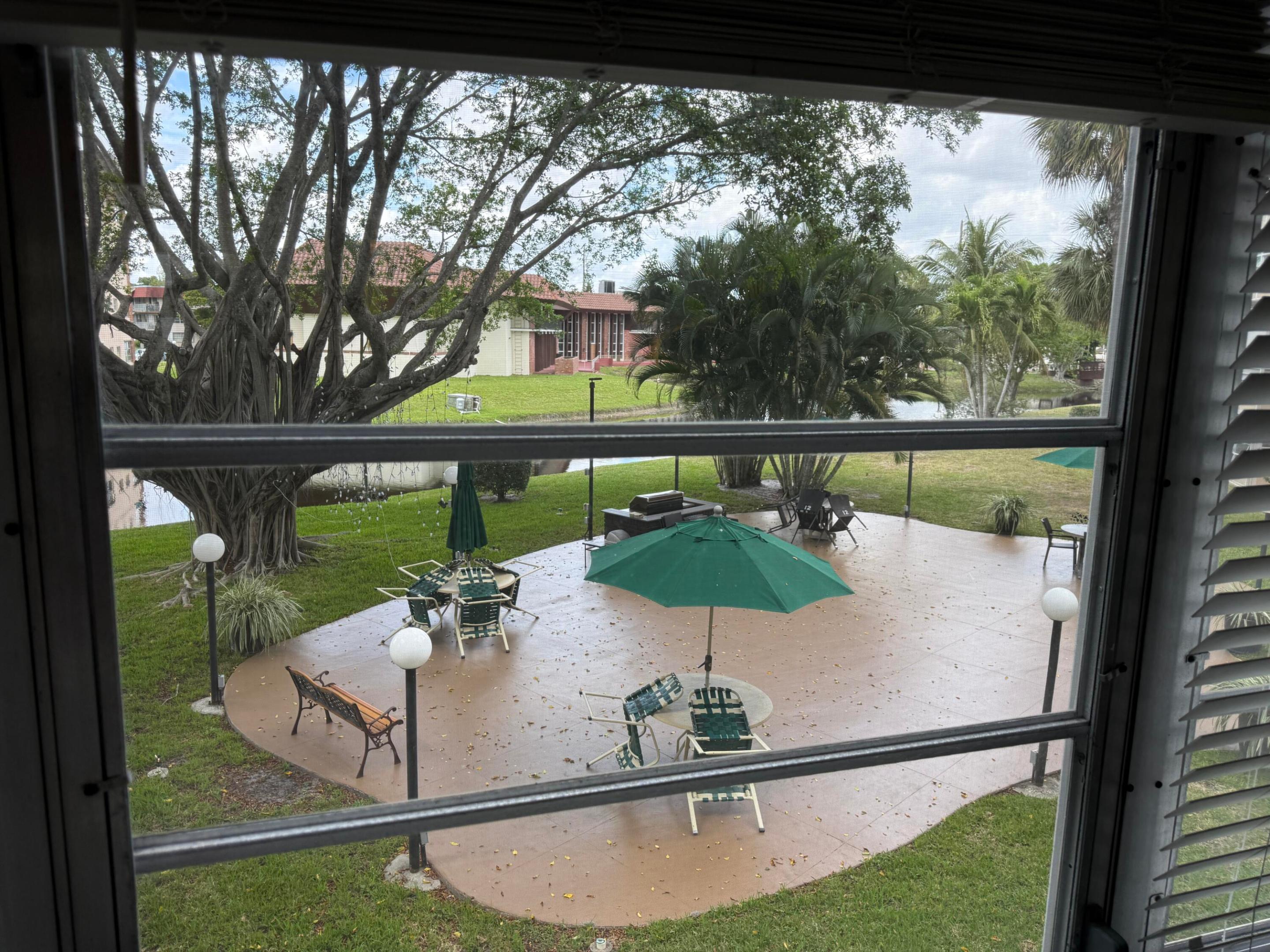 LAUDERDALE OAKS CONDO XII - Residential