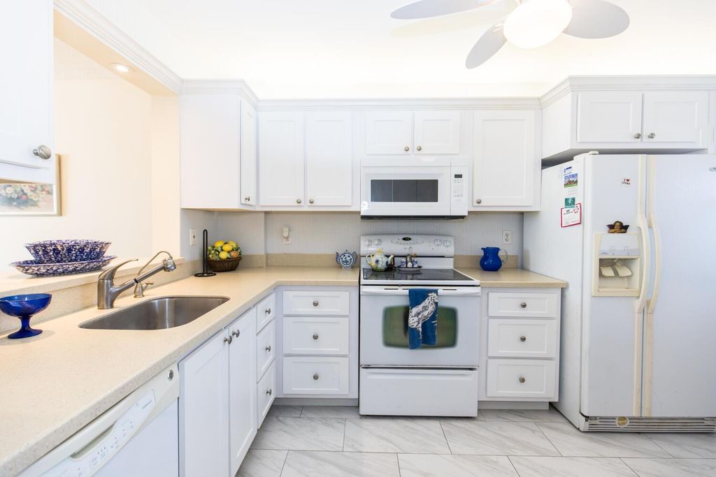 Photo of 105 Paradise Harbour Boulevard #405, North Palm Beach, FL 33408 (MLS # R10944594)