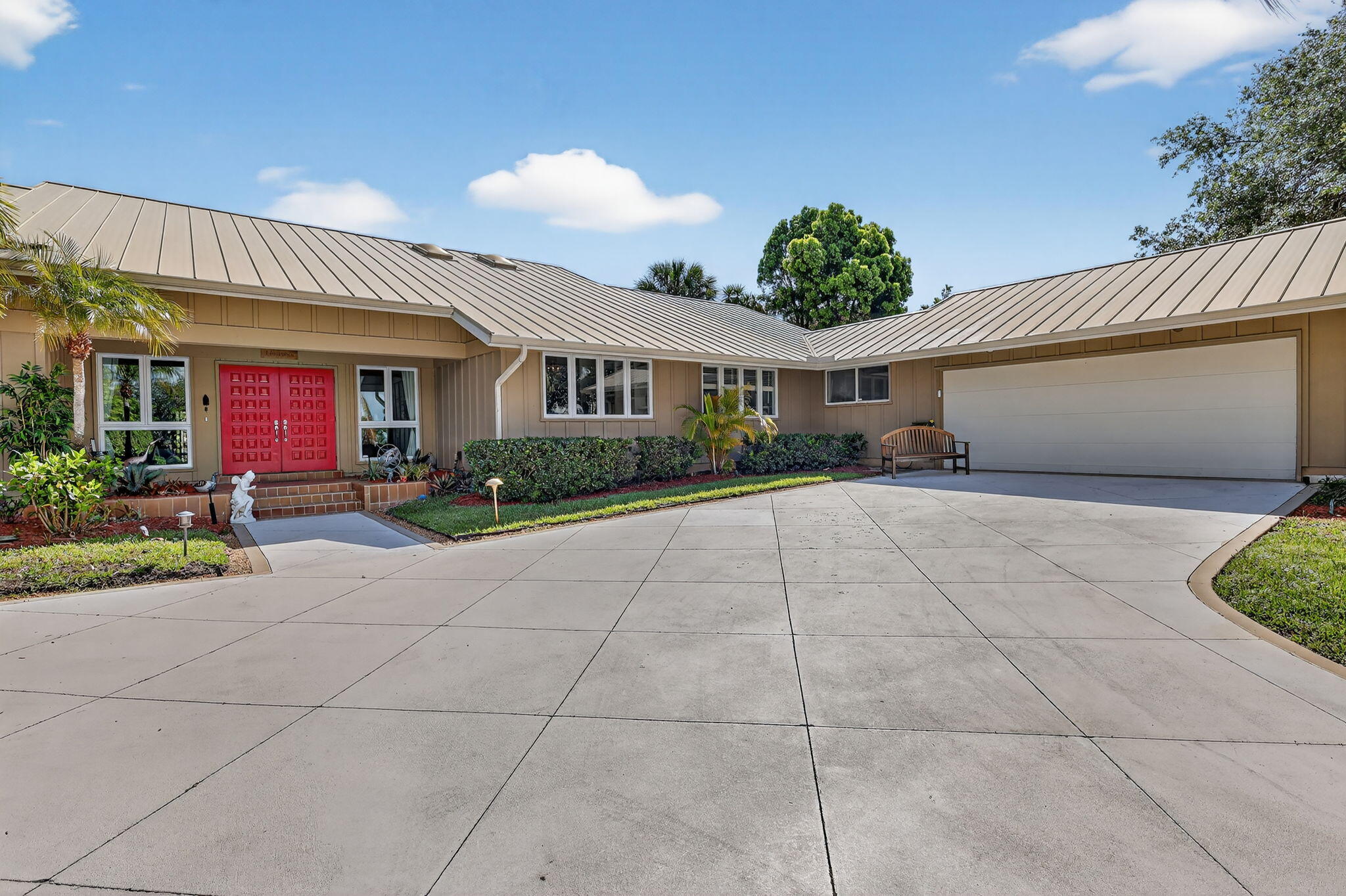 6151 SE Winged Foot Drive