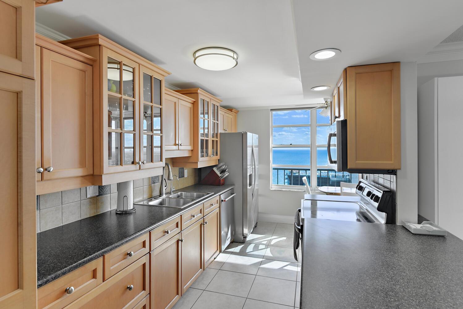 PLAZA SOUTH - Residential