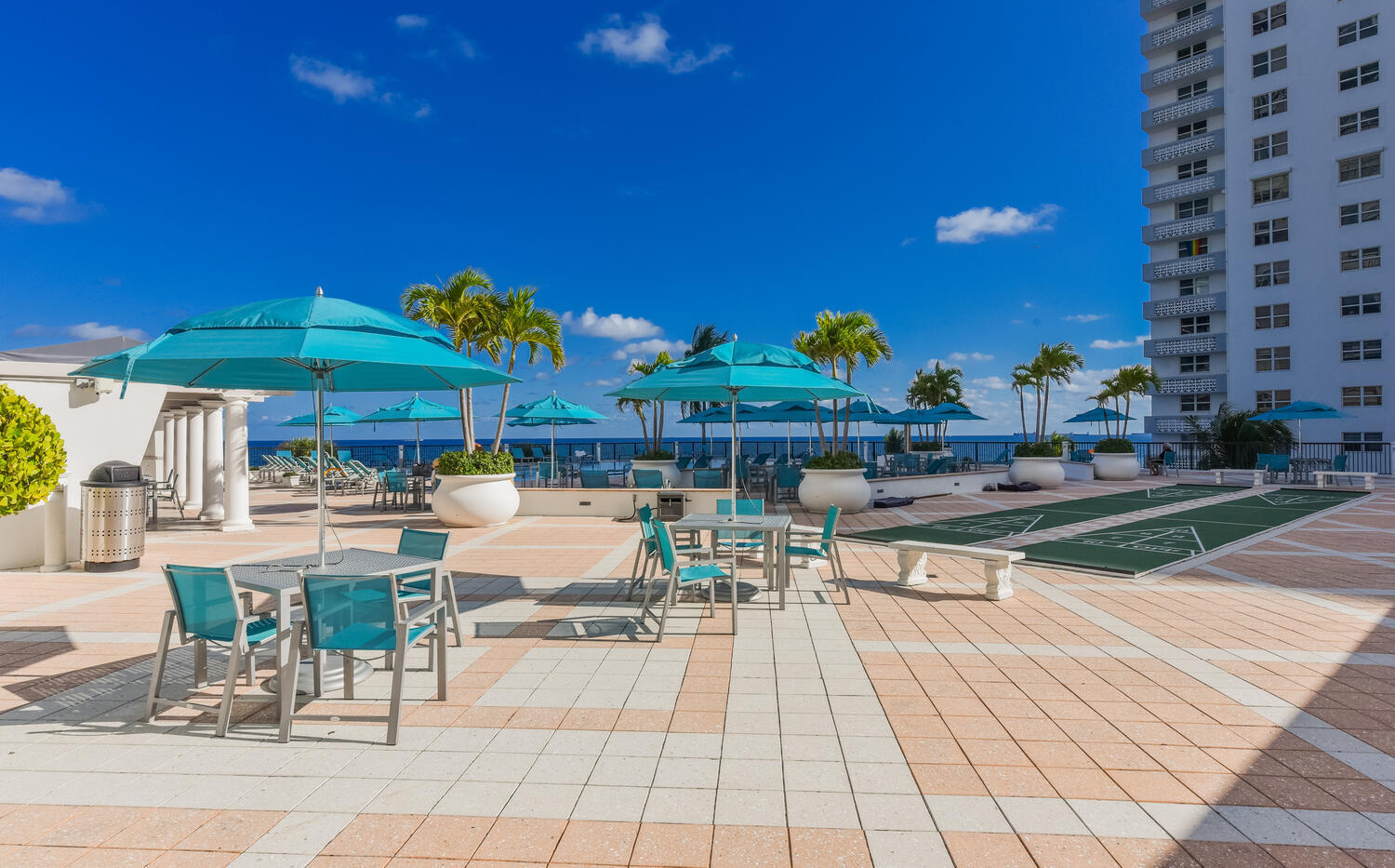 PLAZA SOUTH - Residential