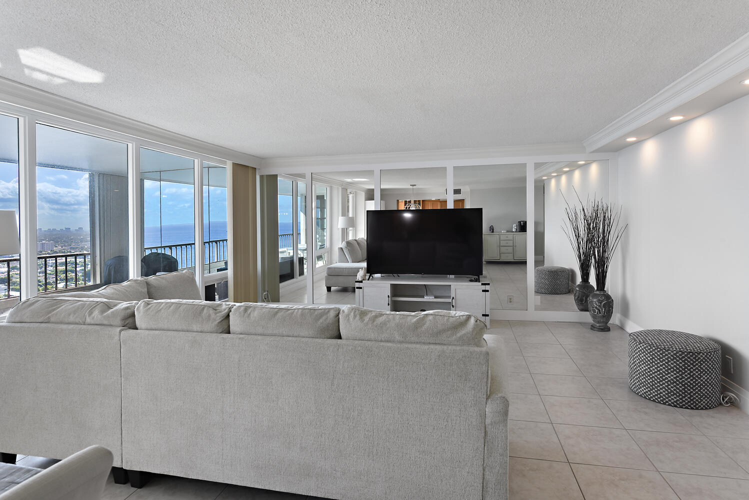 PLAZA SOUTH - Residential