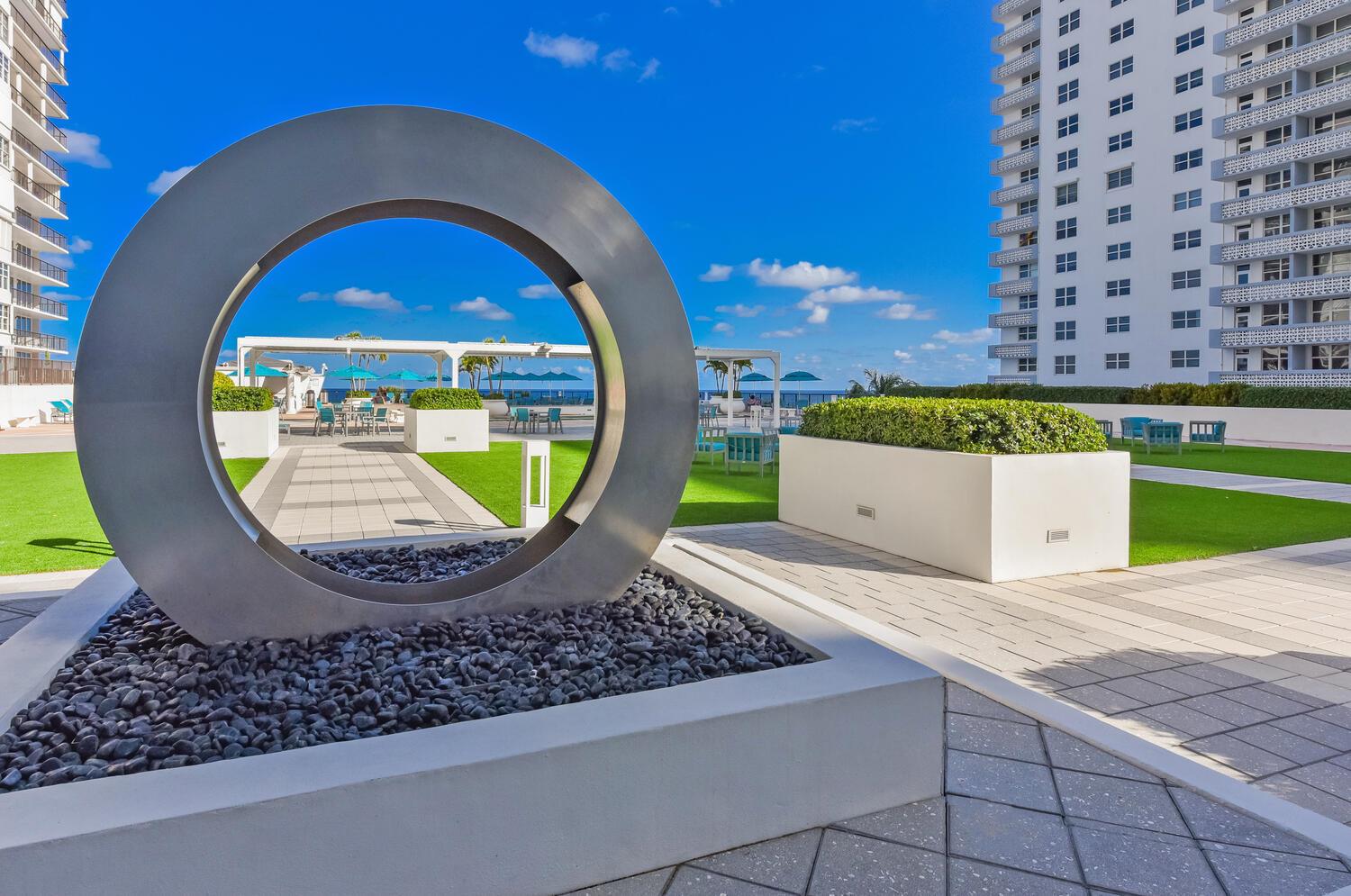 PLAZA SOUTH - Residential