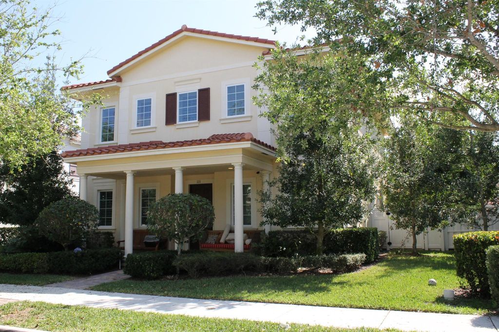 Photo of 111 Ashford Avenue, Jupiter, FL 33458 (MLS # R10898360)