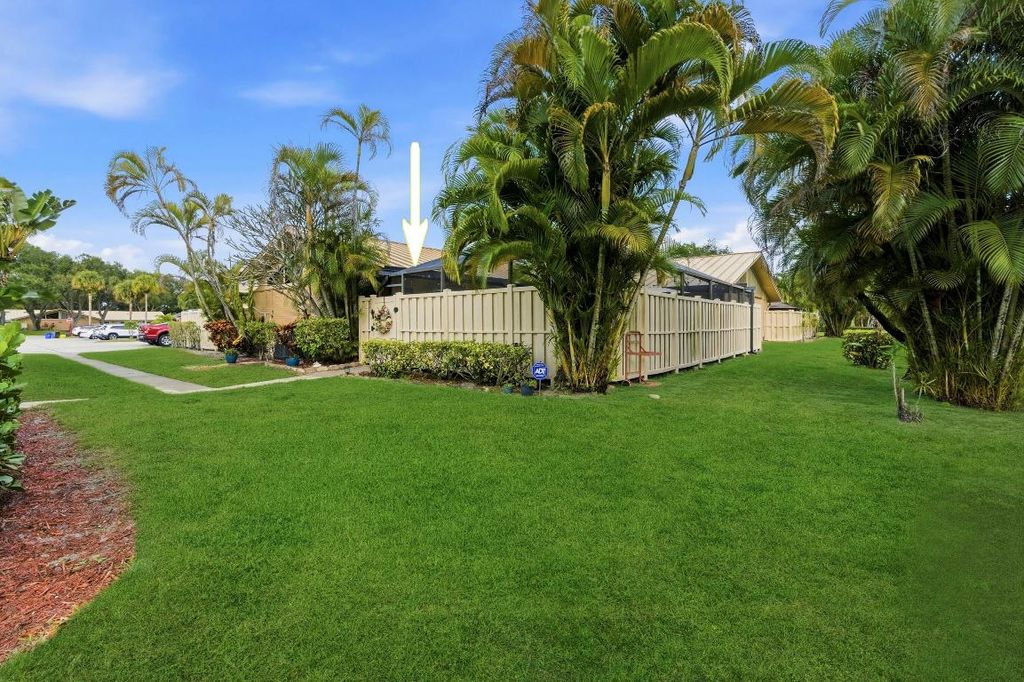 Photo of 5284 Eagle Lake Drive, Palm Beach Gardens, FL 33418 (MLS # R11157121)