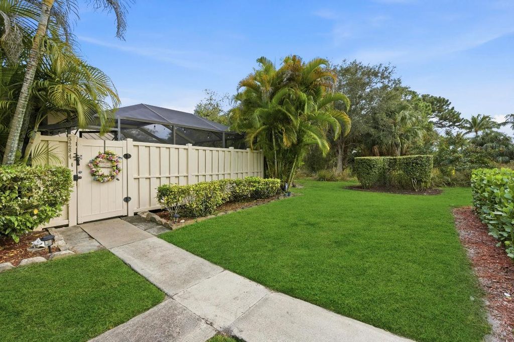 Photo of 5284 Eagle Lake Drive, Palm Beach Gardens, FL 33418 (MLS # R11157121)