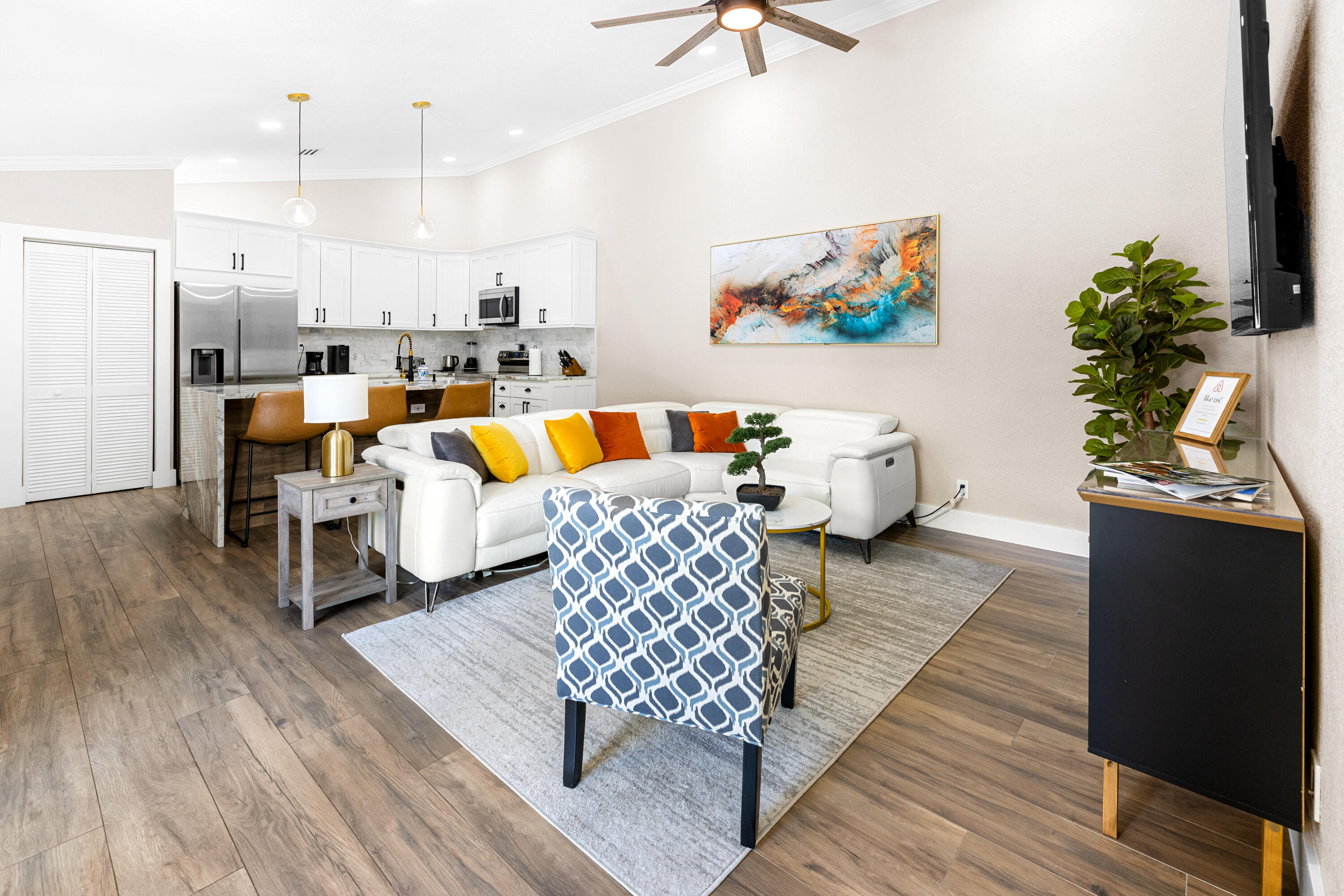 1672 Hawthorne Place