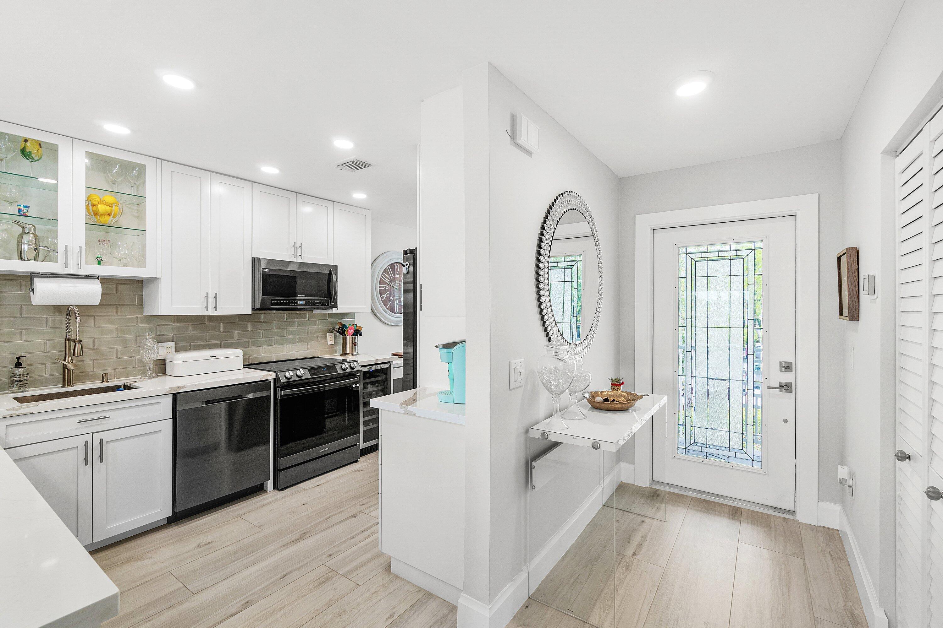 SOUTHPORT AT HUNTERS RUN CONDO - Residential