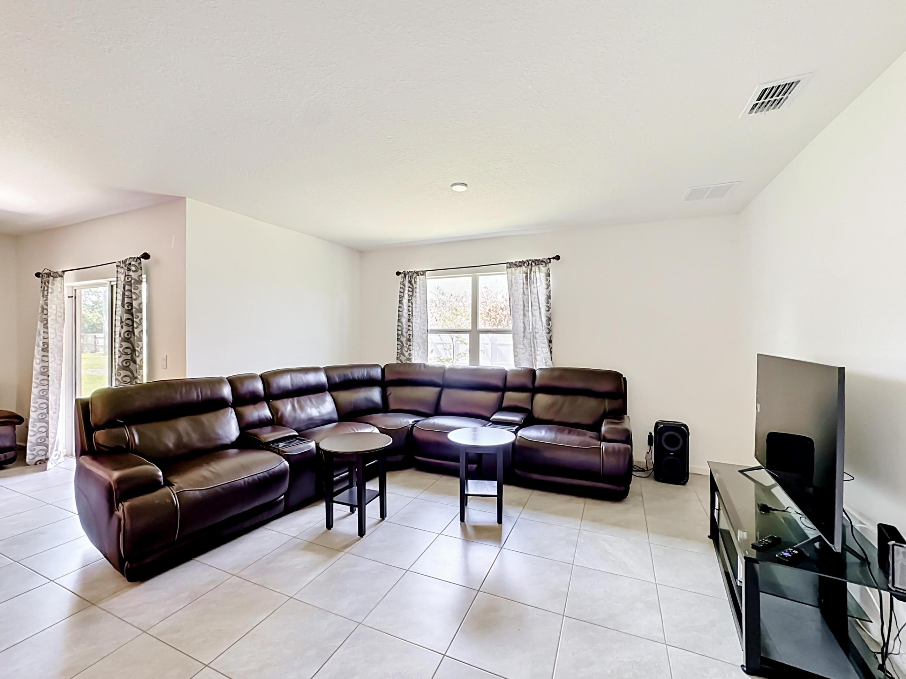 PORT ST LUCIE SECTION 4 - Residential