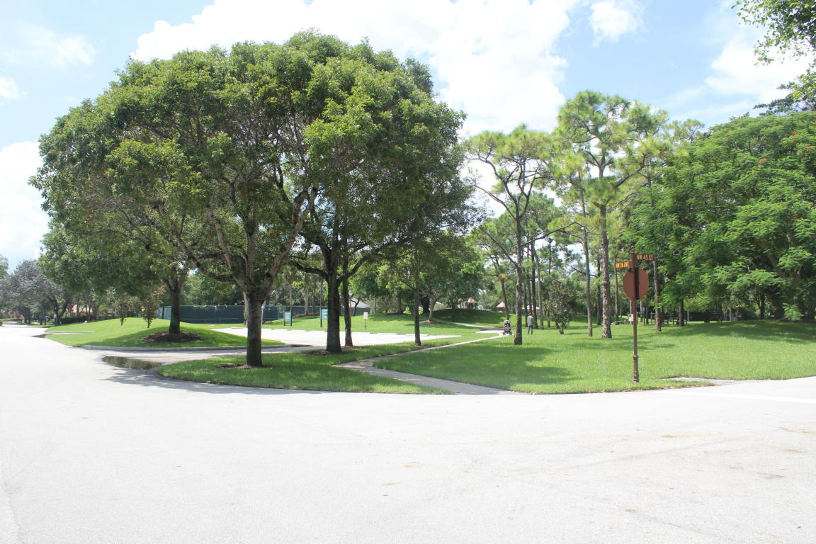 GLEN OAKS 1ST ADD - Residential