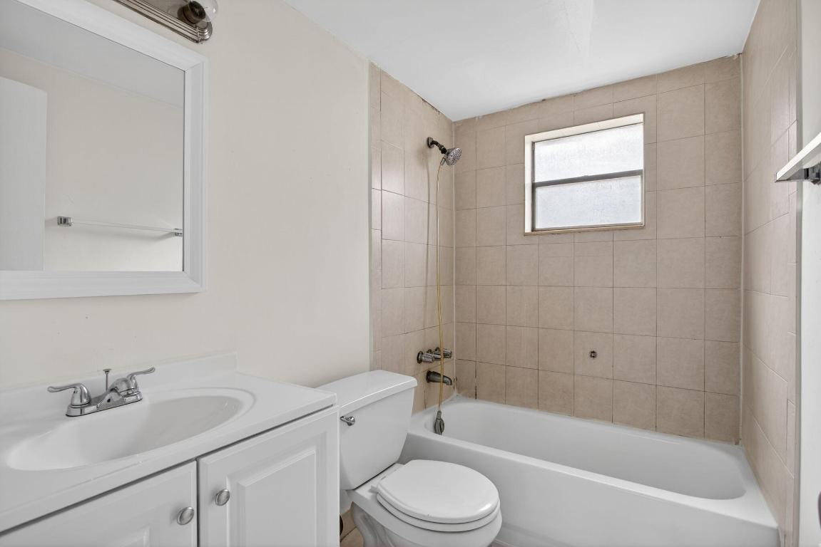 EL SOL AT MAIN STREET CONDO - Residential Lease