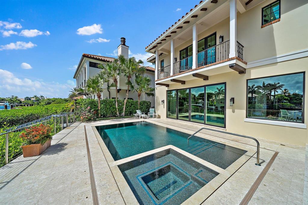 Passage Islands at Jonathan's Landing - Residential