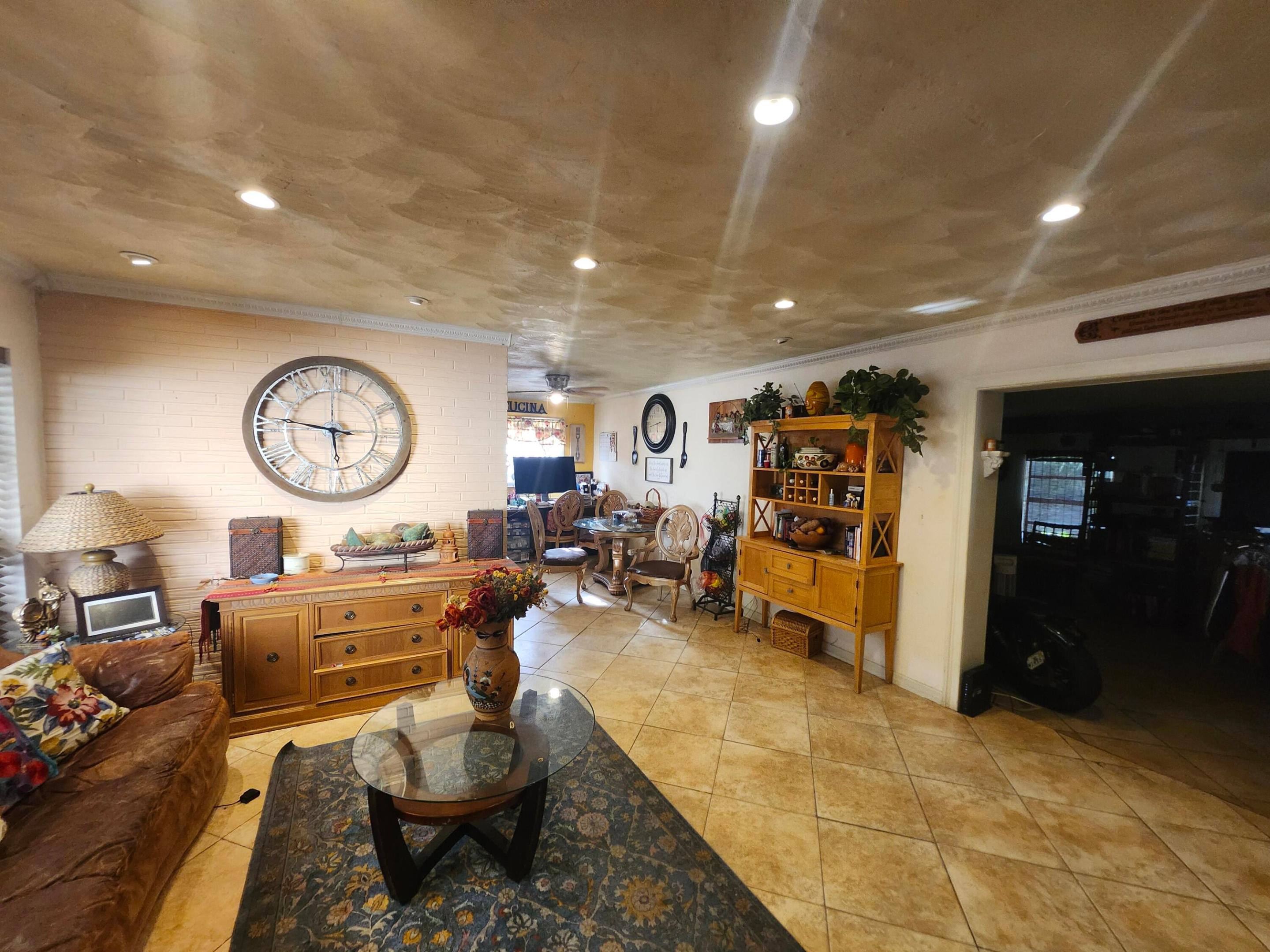 PALM LANE VILLA NO 5 - Residential