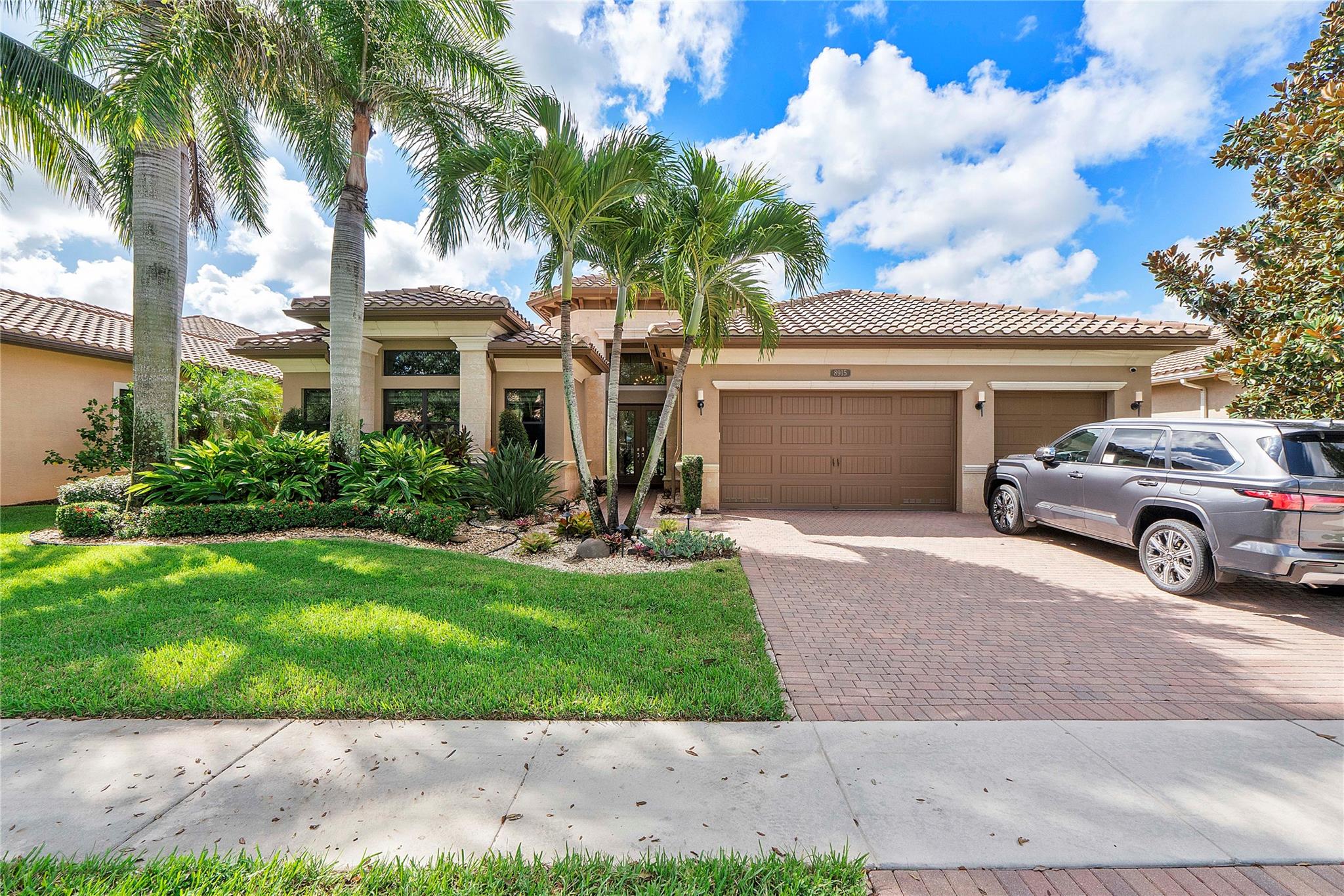 8915 Sydney Harbor Circle