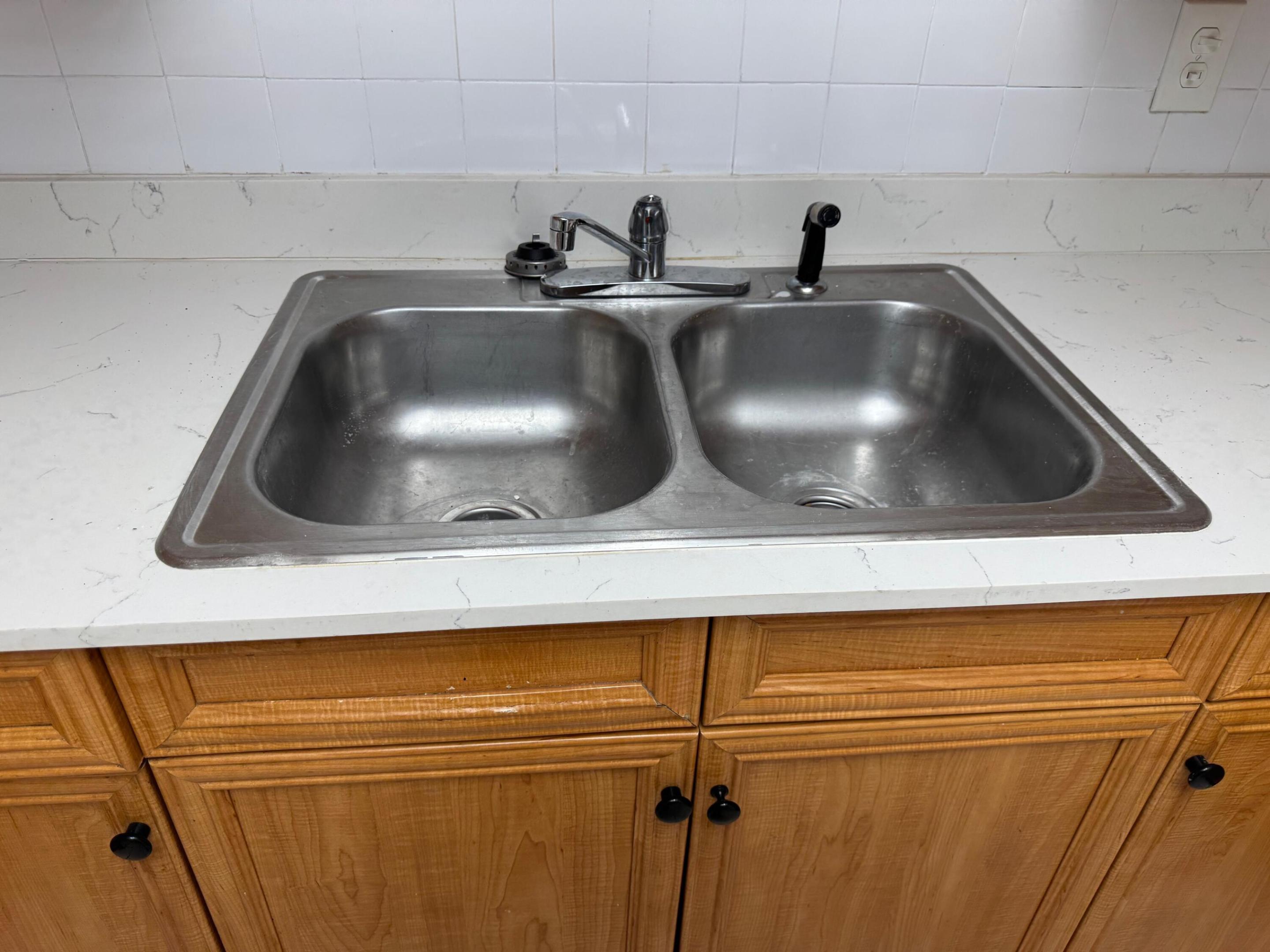 ZILADEN PROPERTIES - Residential Lease