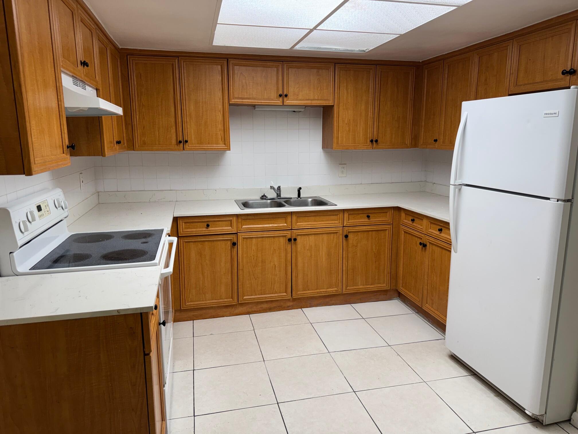 ZILADEN PROPERTIES - Residential Lease