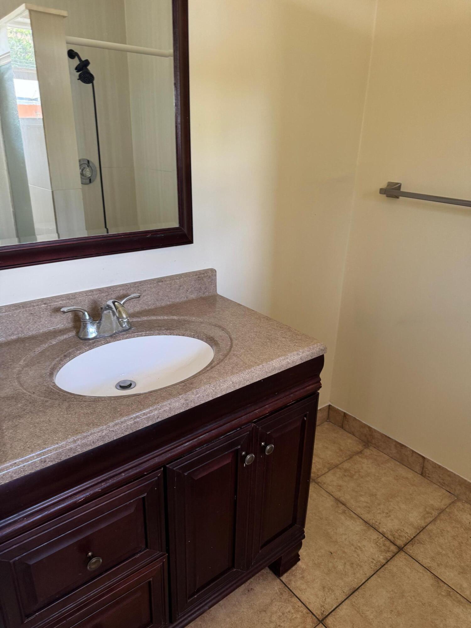 ZILADEN PROPERTIES - Residential Lease