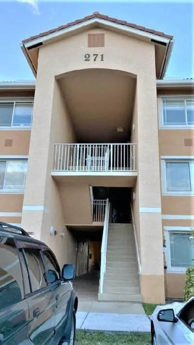 271 SW Palm Dr Unit 304  