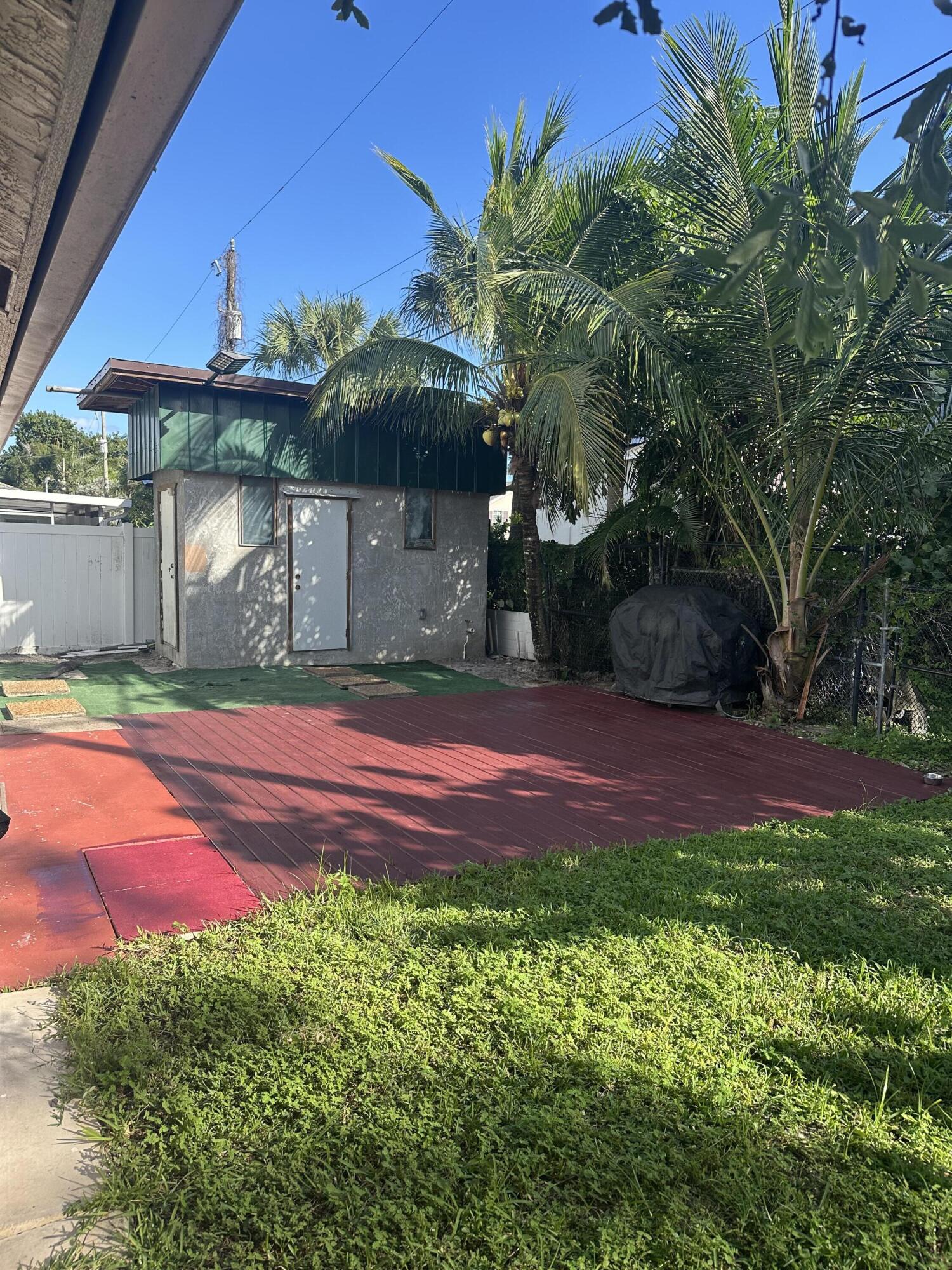 GREENWOOD - Residential Lease