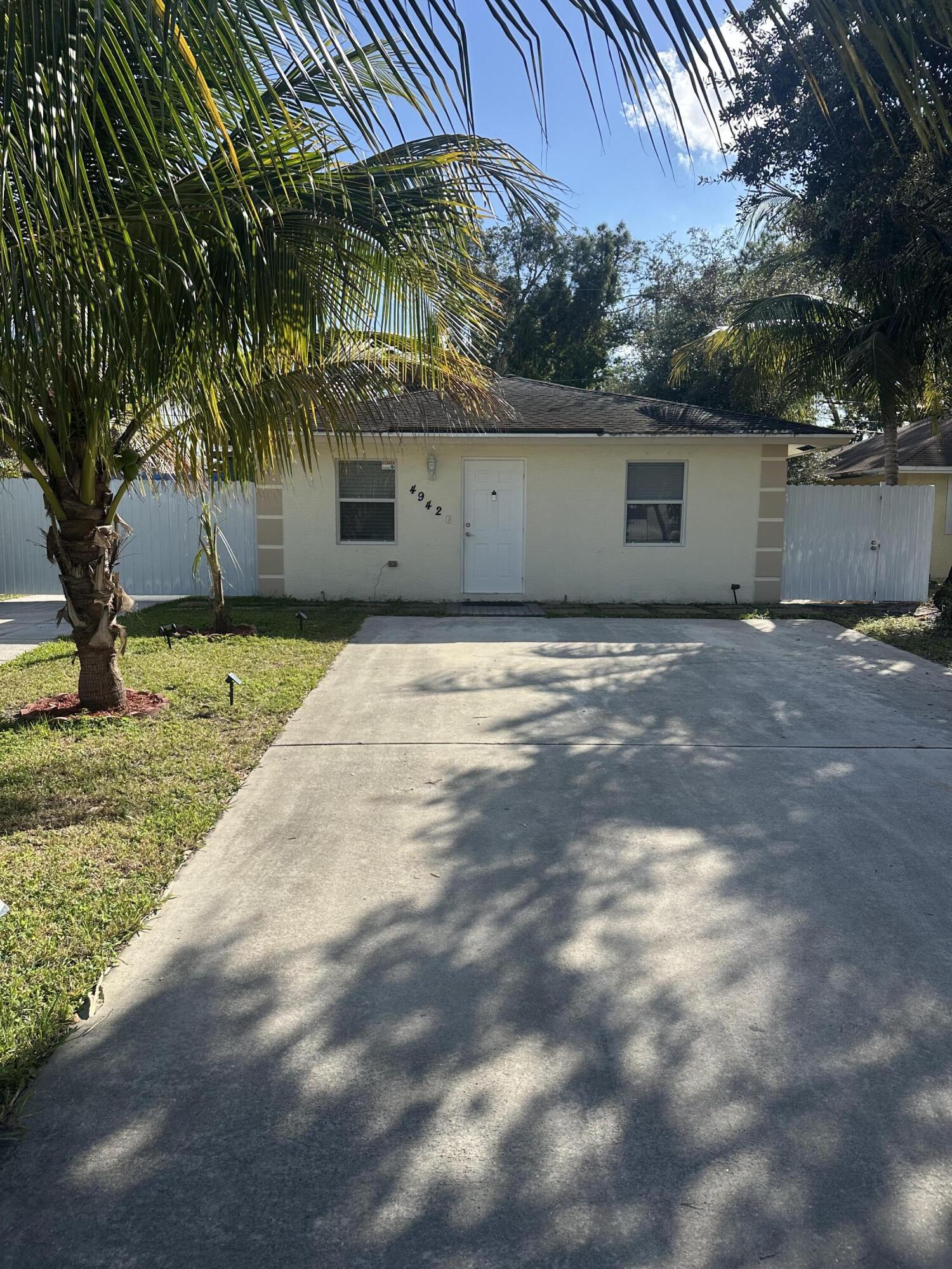 GREENWOOD - Residential Lease