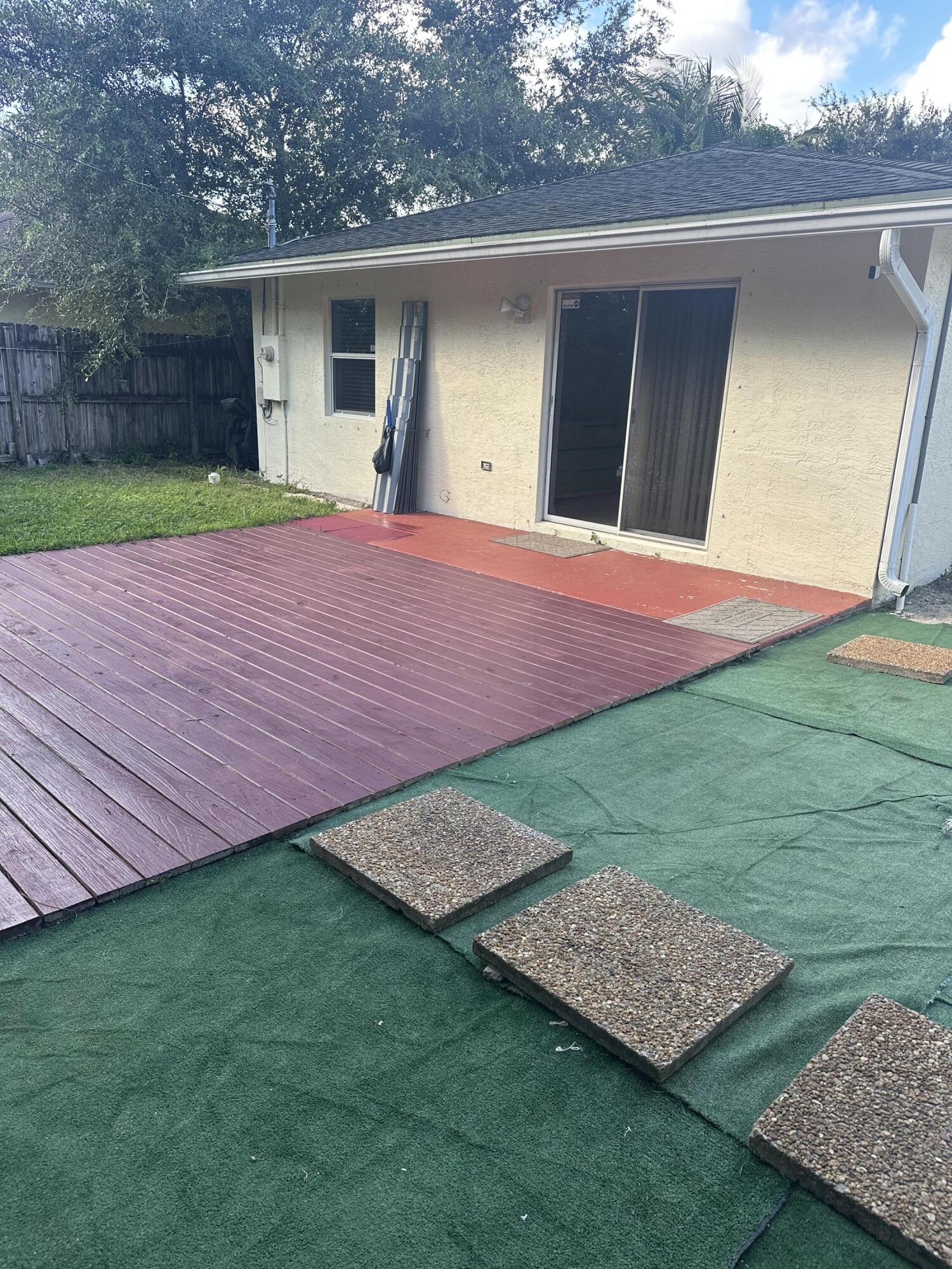 GREENWOOD - Residential Lease