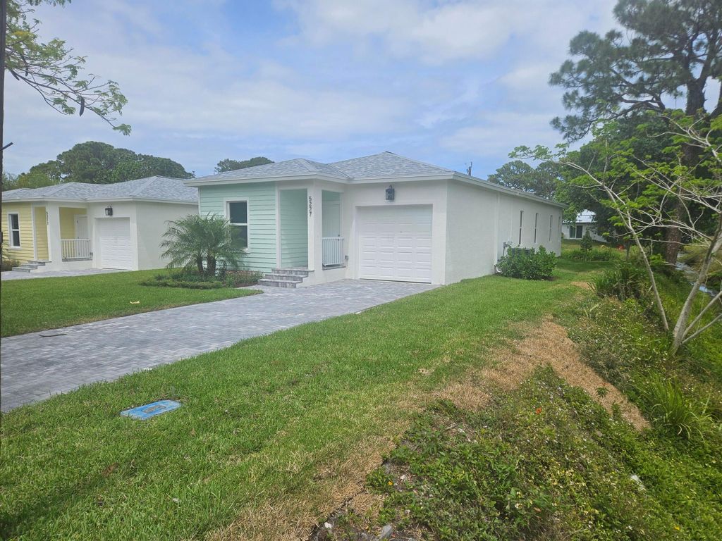 Photo of 5227 SE Isabelita Avenue, Stuart, FL 34997 (MLS # R11084756)