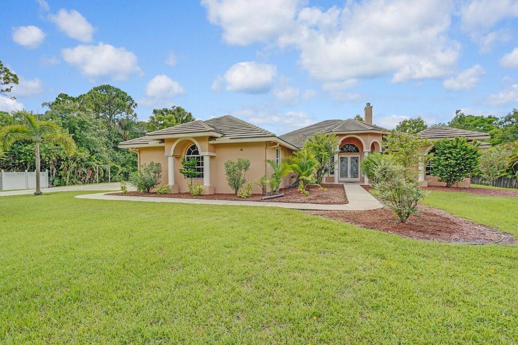 Photo of 16225 128 Trail N, Jupiter, FL 33478 (MLS # R11000409)