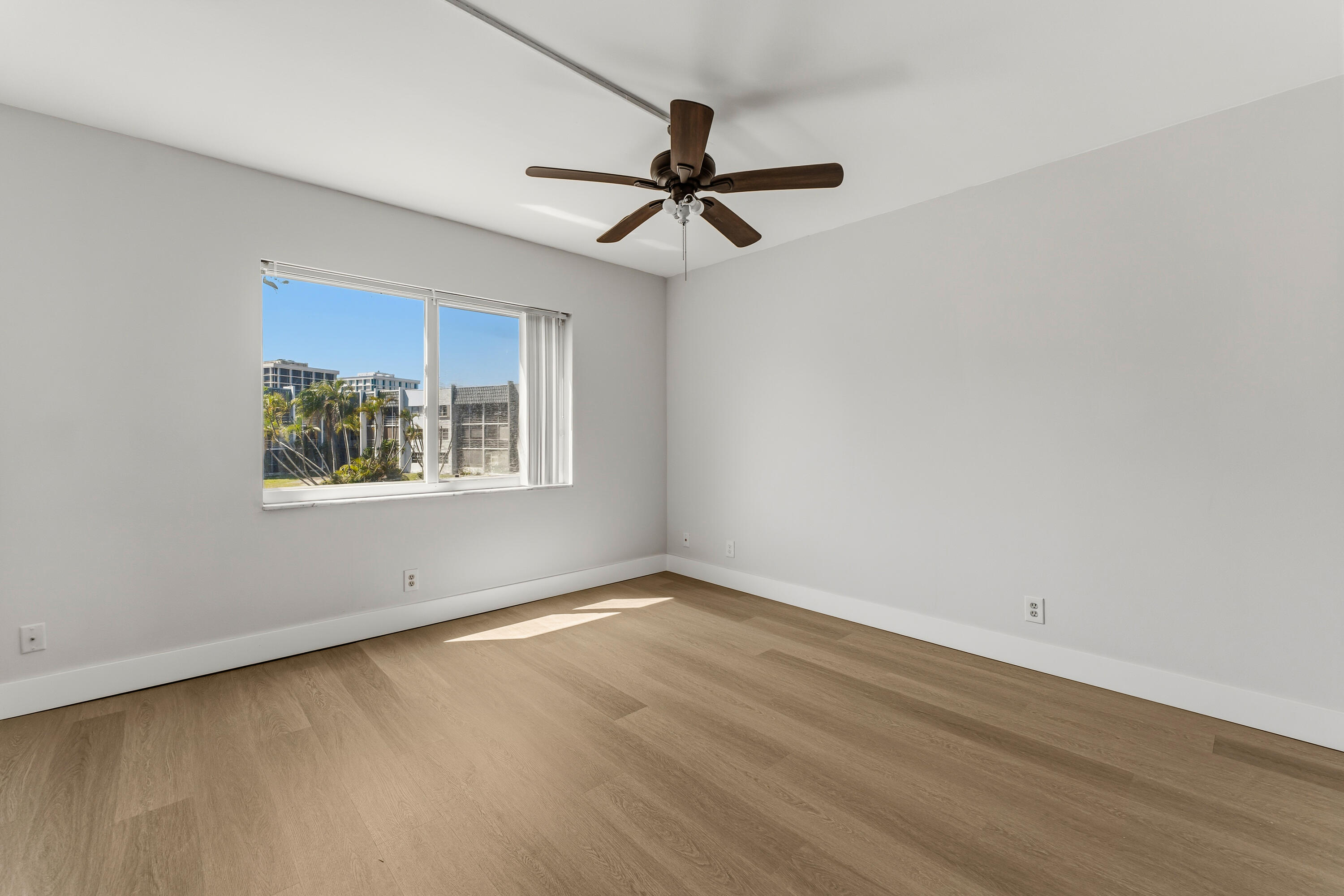 JAMESTOWN CONDO - Residential