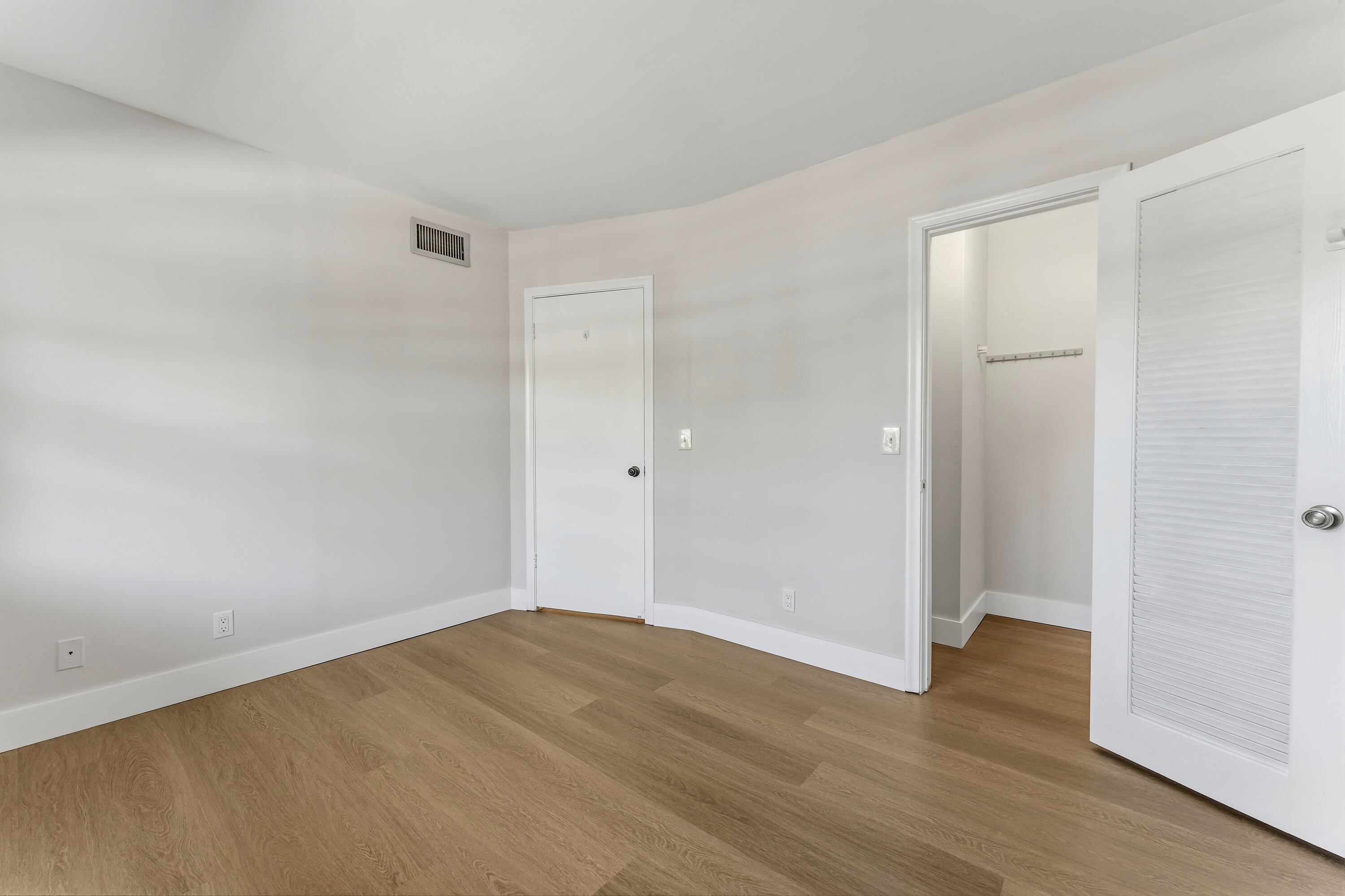 JAMESTOWN CONDO - Residential