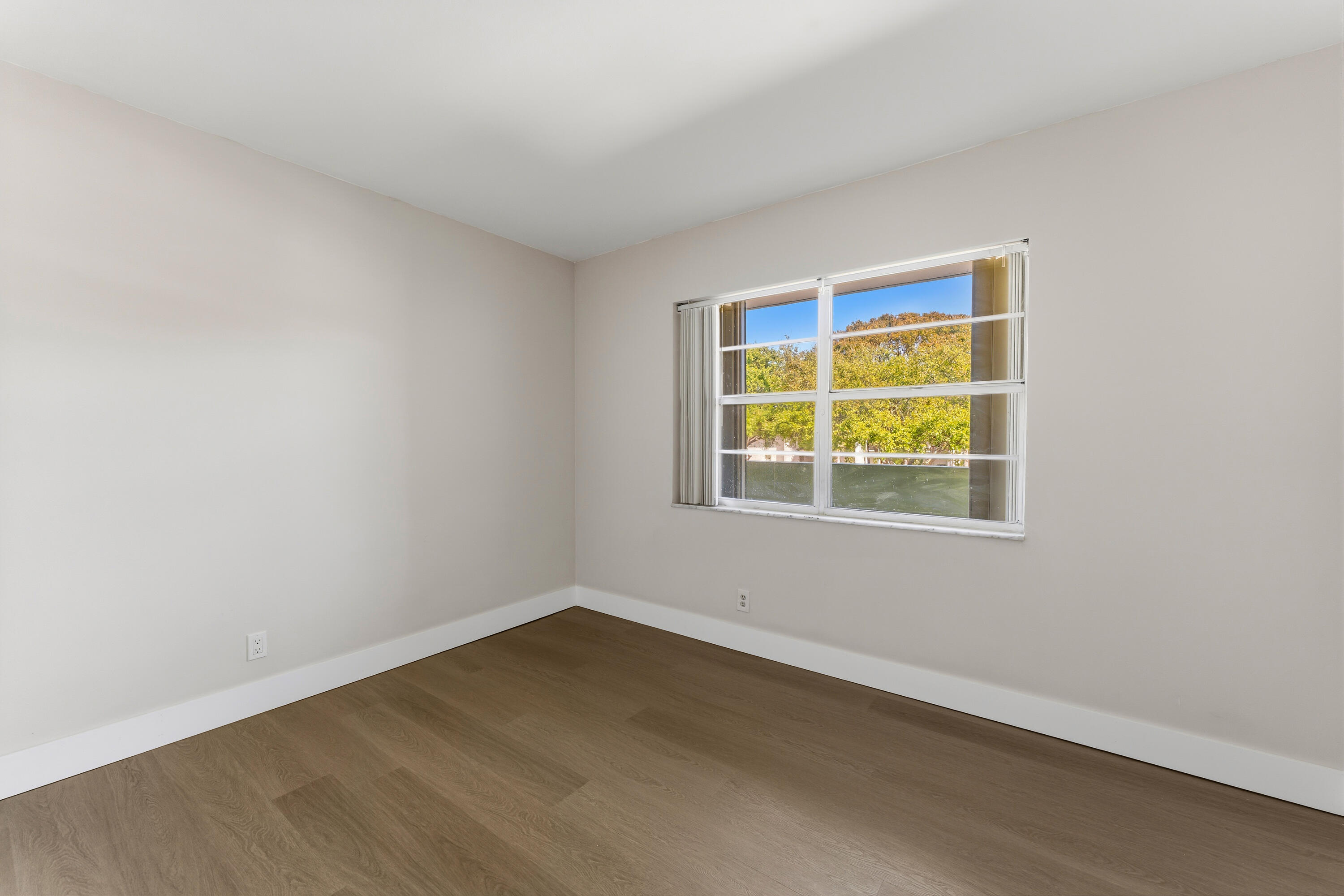 JAMESTOWN CONDO - Residential